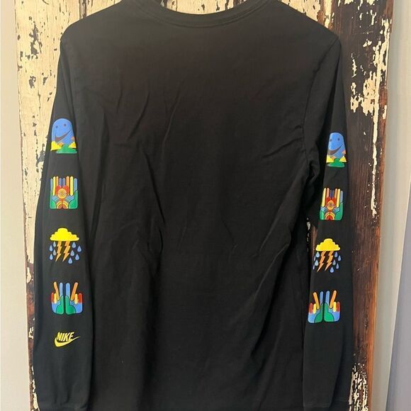 The Nike Tee 3-D Logo Long sleeve crewneck T-shirt. Size M Unifying sports - Picture 2 of 7